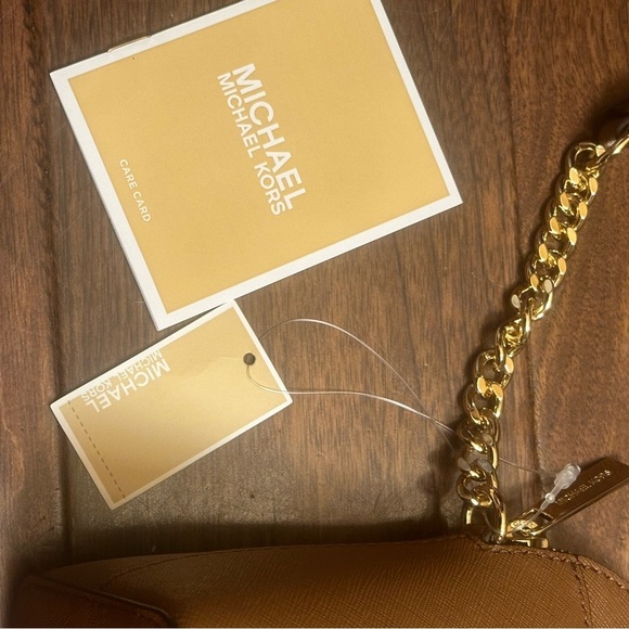 Michael Kors Jet Set Travel Medium Dome Crossbody Bag Purse Luggage Brown NWT - Picture 4 of 14